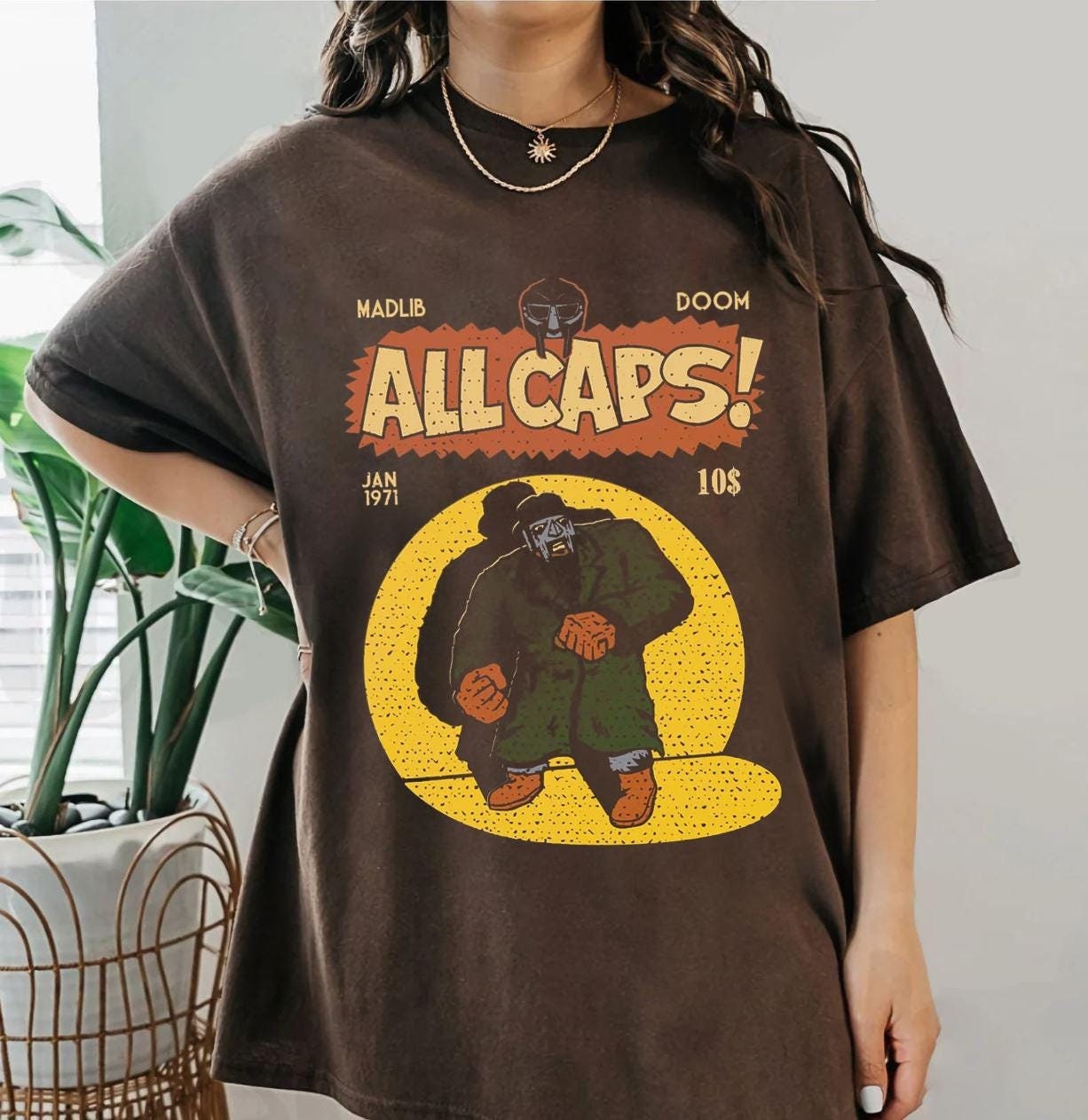 ✈ MADLIB MF DOOM (ALL CAPS!) Tシャツ Comfort Colors Madlib Doom All Caps Shirt, Mf Doom Shirt, Mf