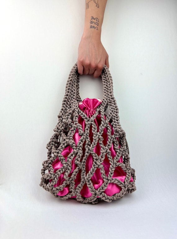 Net bag in neon pink and mink colour