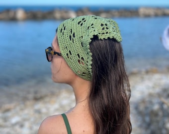 Cotton bandana with floral pattern