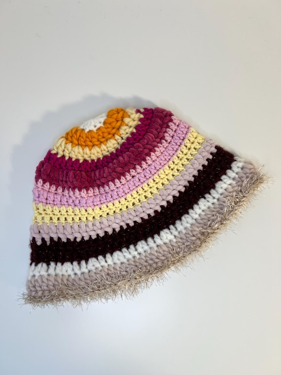 Multicolor bucket hat