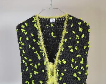Wool vest with little flowers