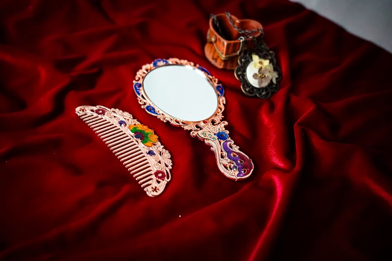 Gift Mirror Comb With Butterfly and Detailed Flower Pattern, Pocket Carry and Bag Mirror, Makeup Mirror zdjęcie 4