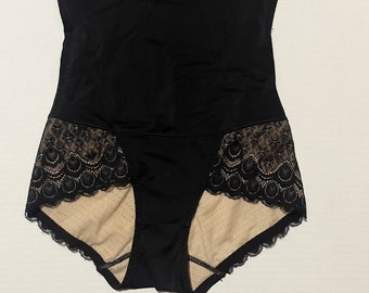 High waisted undergarment shapewear with lace trim