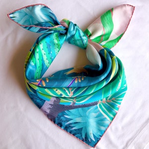 Foulard en soie surfine oiseaux et cactus pour femme , écharpe en soie de créateur, foulard cheveux en twill, foulard pour fête des mères image 9