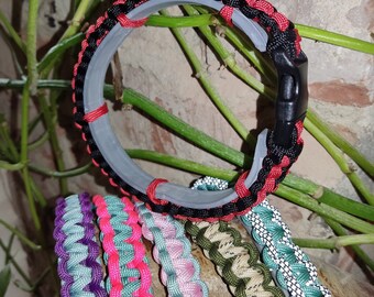 Handgefertigtes Zeckenband-Cover für Hunde: Maßgeschneidertes Paracord-Halsband mit individueller Farbauswahl und sicherem Klickverschluss