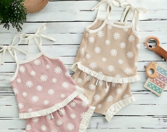 Newborn Baby Girl Clothes Set, Floral Tops and Ruffles Shorts Infant Girl Outfits, Baby Girl Summer Outfits