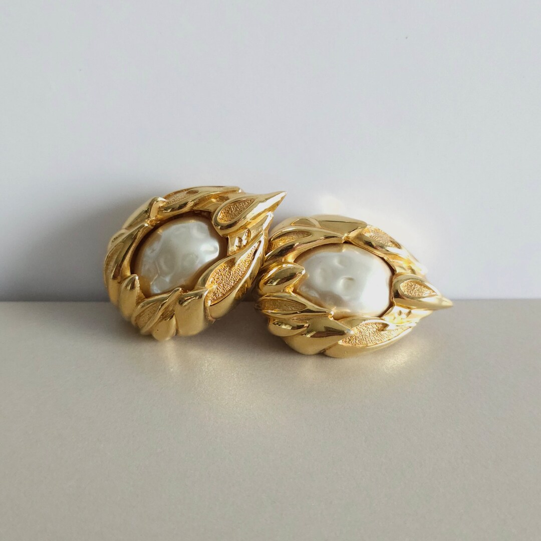 80’s Black and Ivory Faux Pearl Clip On Earrings