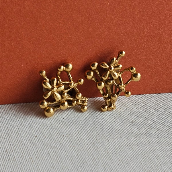 Kenzo Vintage Flower Clip on Earrings for women, vintage signet costume jewelry, large clip on earrings, vintage flower earrings