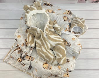 Teddy Fleece Newborn Set: Baby Outfit, Romper, Quilt & Hat