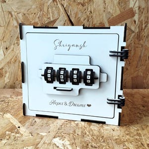 Hucha, caja fuerte, hucha, cofre del tesoro, caja de madera, caja fuerte, alcancía, cerradura de combinación, regalo personalizado, regalo para niños, regalo para bebé