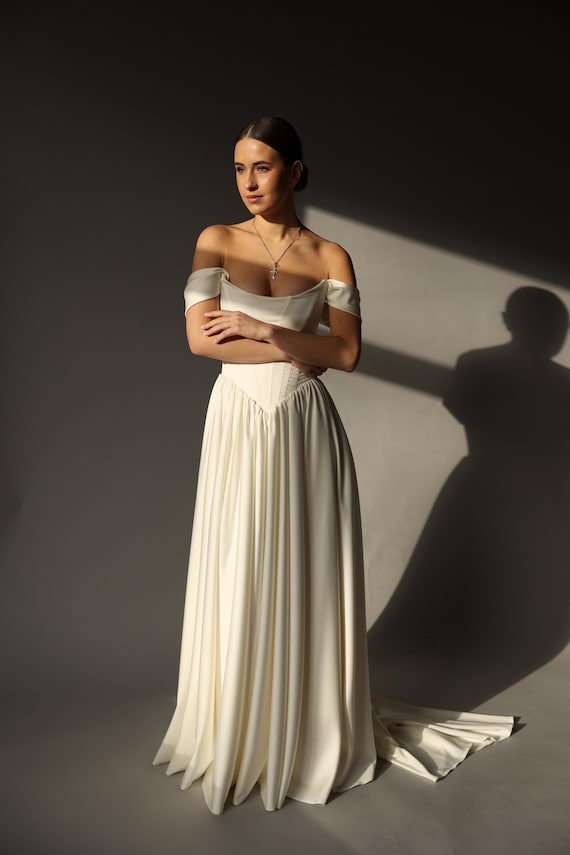 corset tulle dress white Jolene Tiered Maxi - Off Size:3XL/ US 14 The back is unlined summer silk dress Bath & Body Works