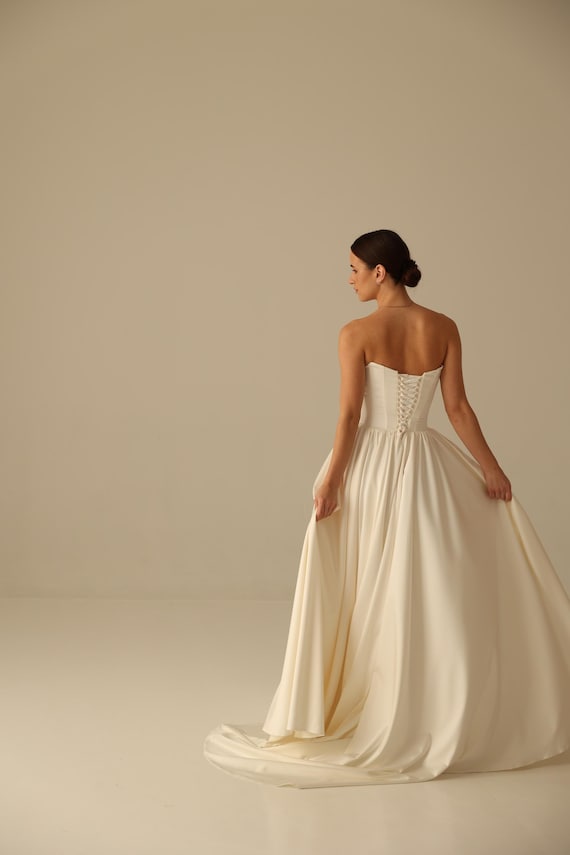 strapless corset back wedding dresses V-waist Dress With Bridal Cape, Modest Bridal Gown Versatile in style and color:Black Mesh Corset bodice Collection:Chiffon Dresses California Business Casual -