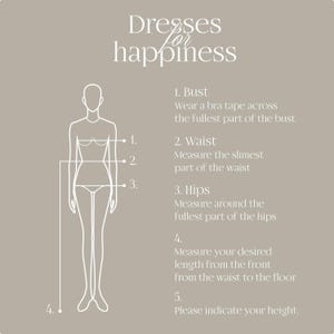 K&ouml;nnte beinhalten: Ein Diagramm auf hellbraunem Hintergrund mit dem Text "Dresses for happiness". Es zeigt, wie man Brust, Taille, H&uuml;fte und die gew&uuml;nschte Kleidl&auml;nge misst. Anweisungen umfassen das Messen der vollsten Stelle der Brust, der schmalsten Stelle der Taille und der H&uuml;fte.