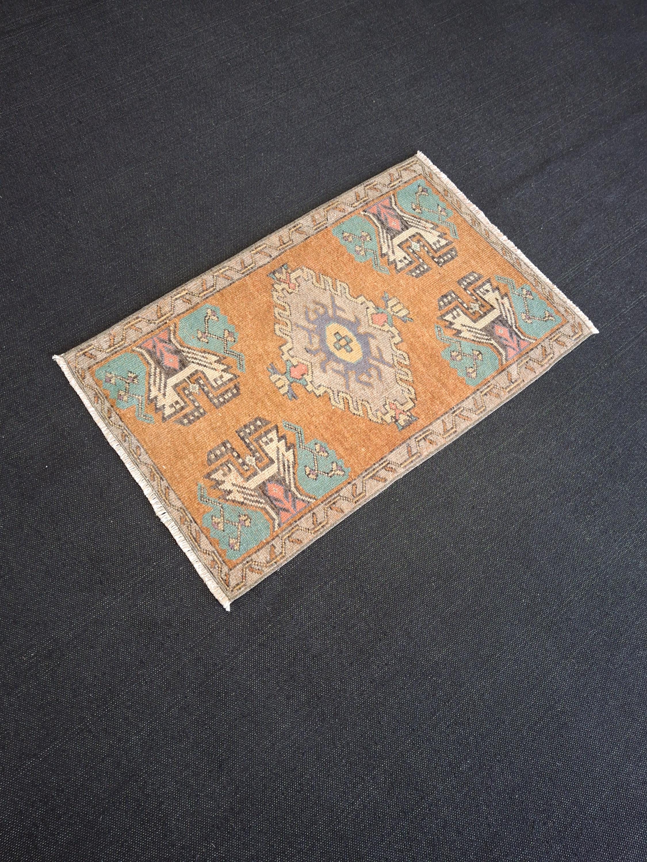 手織りウールミニラグ：ブルーベージュオリエンタルアクセントマット