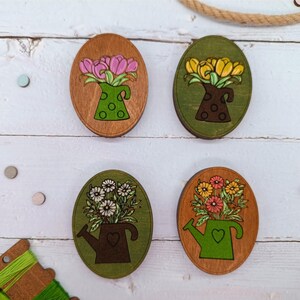 Handgeschilderde houten naaldetui, magnetische naaldetui, houten naaldopberger, naaispeldencompartiment, speldenkussenbloemen.