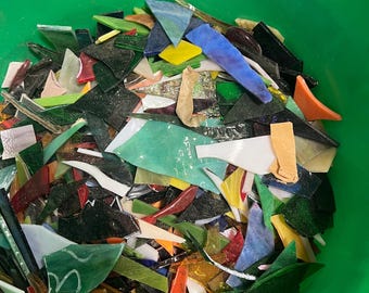 Restos de vidrieras de formas y colores variados - 5 libras