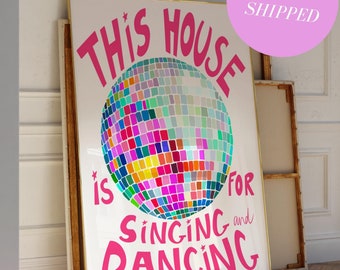 Decoração de bola de discoteca Esta casa é para dançar Estampa de bola de discoteca Estampas da moda para apartamento Estampas de discoteca estéticas da geração Z Presente para maximalistas