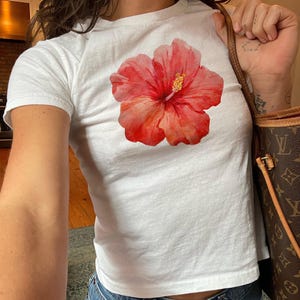 Hibiscus Flower Baby Tee Graphic Baby Tee Hawaii Graphic Baby Tee Flower Baby Tee Tropical Flower Gift Tshirt Trendy Baby Tee Y2k Baby Tee