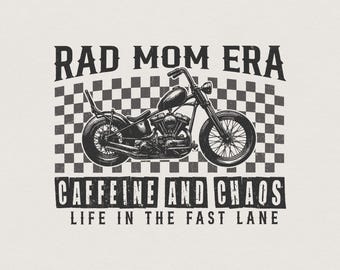 Rad Mom Era PNG, conception de sublimation de vie de maman, maman énervée à la mode PNG, maman cool, caféine chaos, rocker rétro vintage, cadeau de baby shower bricolage