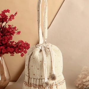 Bolso de mano de perlas / Cartera de novia india hecha a mano / Monedero con cordón de cuentas para bodas y fiestas