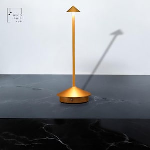 Rechargeable Table Gold Lamp, Touch Sensor, LED Desktop, Night Light Wireless, Reading Lamp for Restaurant, Hotel, Bar, Bedroom Decor