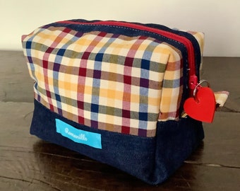 Beauty case in tessuto eco riutilizzato, design esclusivo, jeans scozzesi a cuore unico