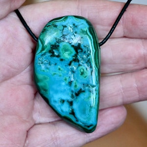 Beautiful CHRYSOCOLLA-MALACHITE pendant 47 g