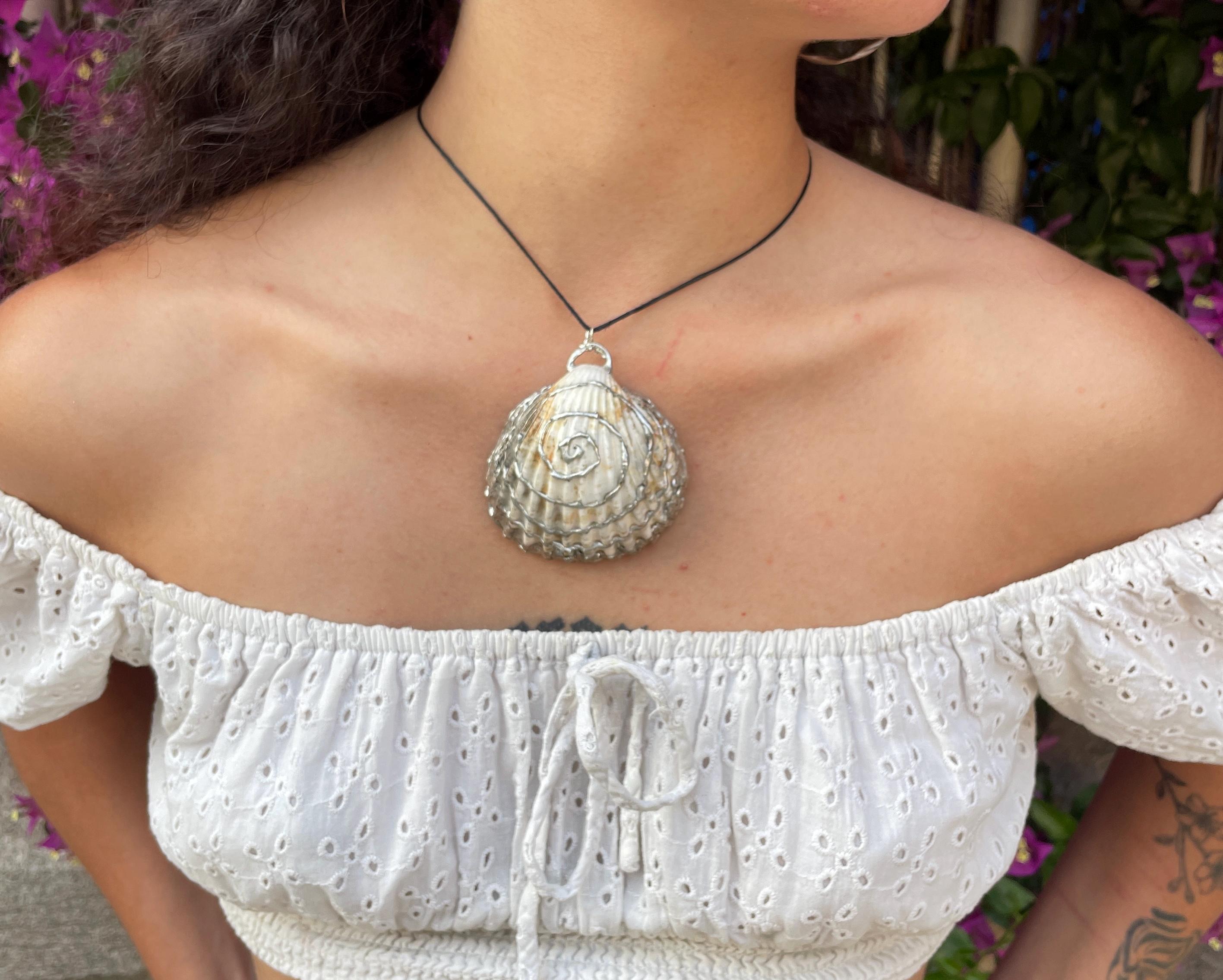 Collier Rétro Ras Du Cou En étain Plié – Forme Feuille, Argenté – Longueur 41-45cm – Occasion