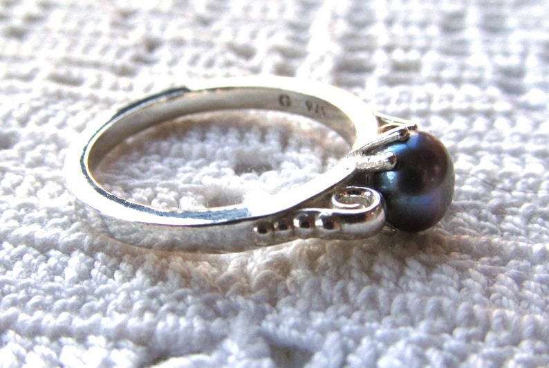 Sterling Silver Scroll Ring set with 6mm Iris Freshwater Pearl