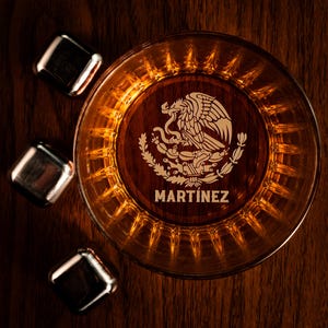 Personalized Mexican Dad Whiskey Glass - Custom Father&#39;s Day Gifts for Abuelo - Estados Unidos Mexicanos Spanish Gift