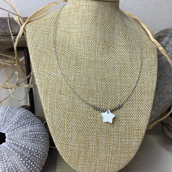 Collier ras de cou  perles Argent 925, Pampille Étoile nacre naturelle.