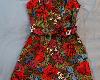 Dress, late 1950’s. Bright floral. Zip back. Sash belt