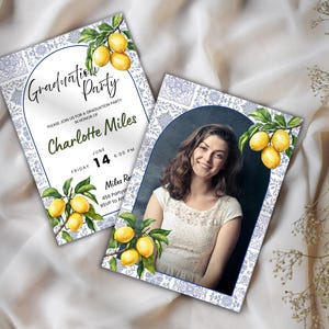 Puede incluir: Invitación a una fiesta de graduación con un fondo de azulejos azules y blancos, una ilustración de un limonero y una foto de una mujer. El texto de la invitación dice "Graduation Party" y "Charlotte Miles".