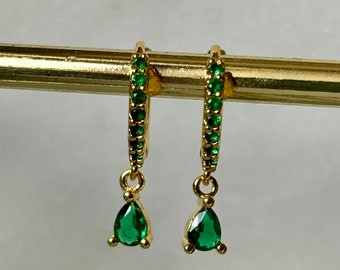 Gold plated green teardrop huggie hoop earrings, emerald jewelry gold earrings, gift for her, 925 sterling silver earrings, piercing green