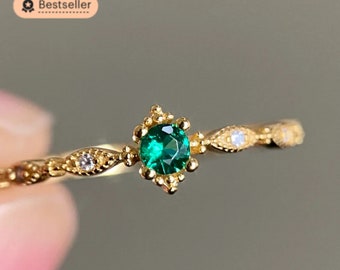 Anillo de oro de 14k anillo de compromiso plata de ley 925 chapada en oro piedra verde esmeralda delicado anillo de filigrana • Cibeles •