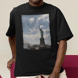 Statue of Liberty T-Shirt - NYC Landmark Graphic Tee, Vintage Photo Shirt, New York City Souvenir, Patriotic American Pride Shirt