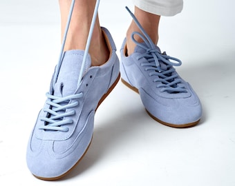 Baskets en daim bleu clair pour femme, baskets en daim bleu clair, chaussures décontractées en daim, chaussures basses en daim, baskets d'été de tous les jours