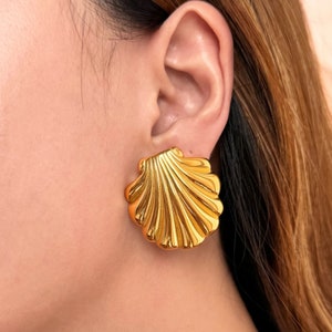 Vintage Gold Seashell Earrings | Statement Earrings | Gold-Plated Stainless Steel Earrings | Minimalist Push-Back Earrings | Gift for Her