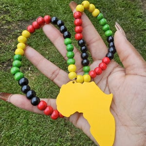 Colliers de perles de carte en bois de l'Afrique