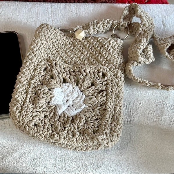 Handmade Crochet Boho Phone Pouch - Pure Cotton - Removable Shoulder Strap -Pochette d'iPhone Boho au crochet - Coton - Bandoulière amovible