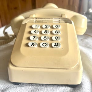 Téléphone Socotel S63 de 1963 - Ressourcerie Histoires Sans Fin