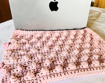 Crochet MacBook Case 13 Inch | Boho Cotton Laptop Sleeve | Aesthetic Computer Cover | Eco Friendly Student Gift | Wood Button Closure