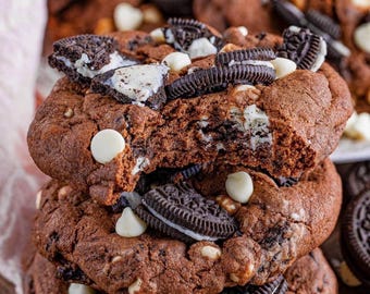 Assorted Bakery Style Cookies – Gift Box of 8 Gourmet Cookies