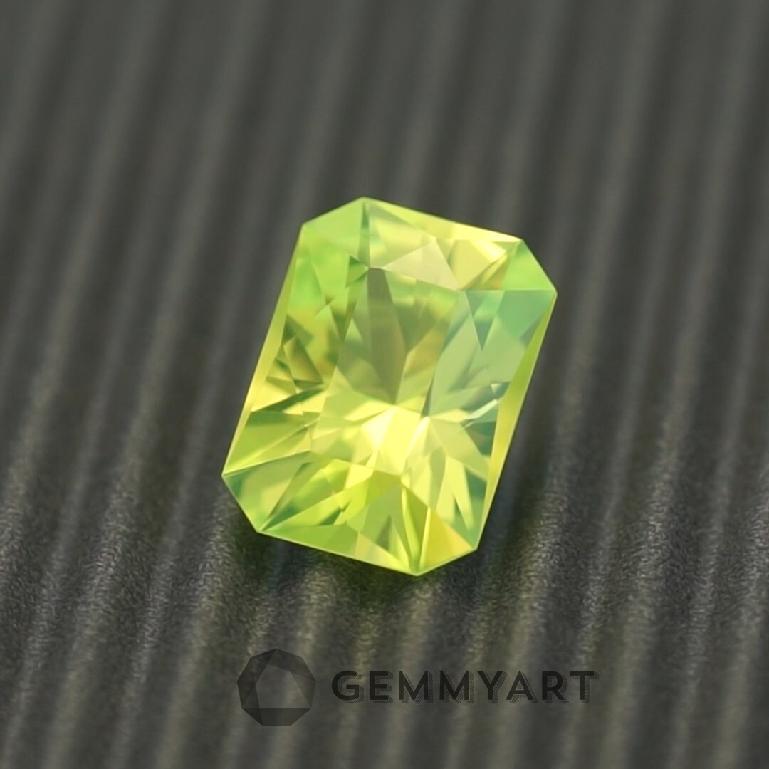 Luag 10,20 Ct Lutetium Aluminum Lab Created Fluorescent Yellow Green Handmade