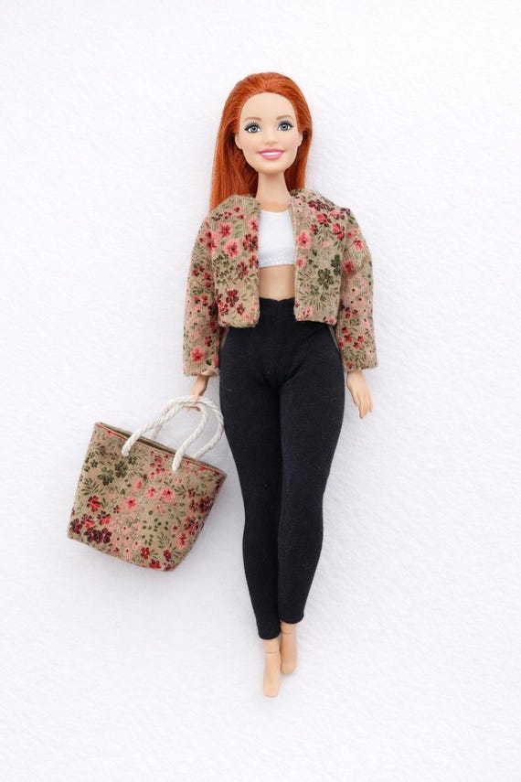 Casual Outfit für Modepuppen 1:6 | Handgefertigtes Set mit Tote Bag, Leggins und Jacke