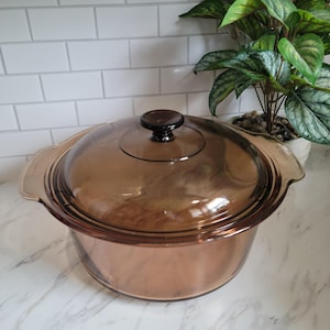 Vintage Corning Visions 5-liter Dutch Oven Amber Glass, with Pyrex Lid