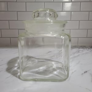 Vintage Apothecary Jar with Lid: 4.5x4.5x6&quot; Pharmacy Candy Display