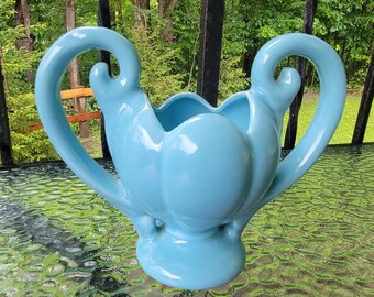 Vintage Camark USA Art Pottery Light Blue Tulip Petal Vase/Planter