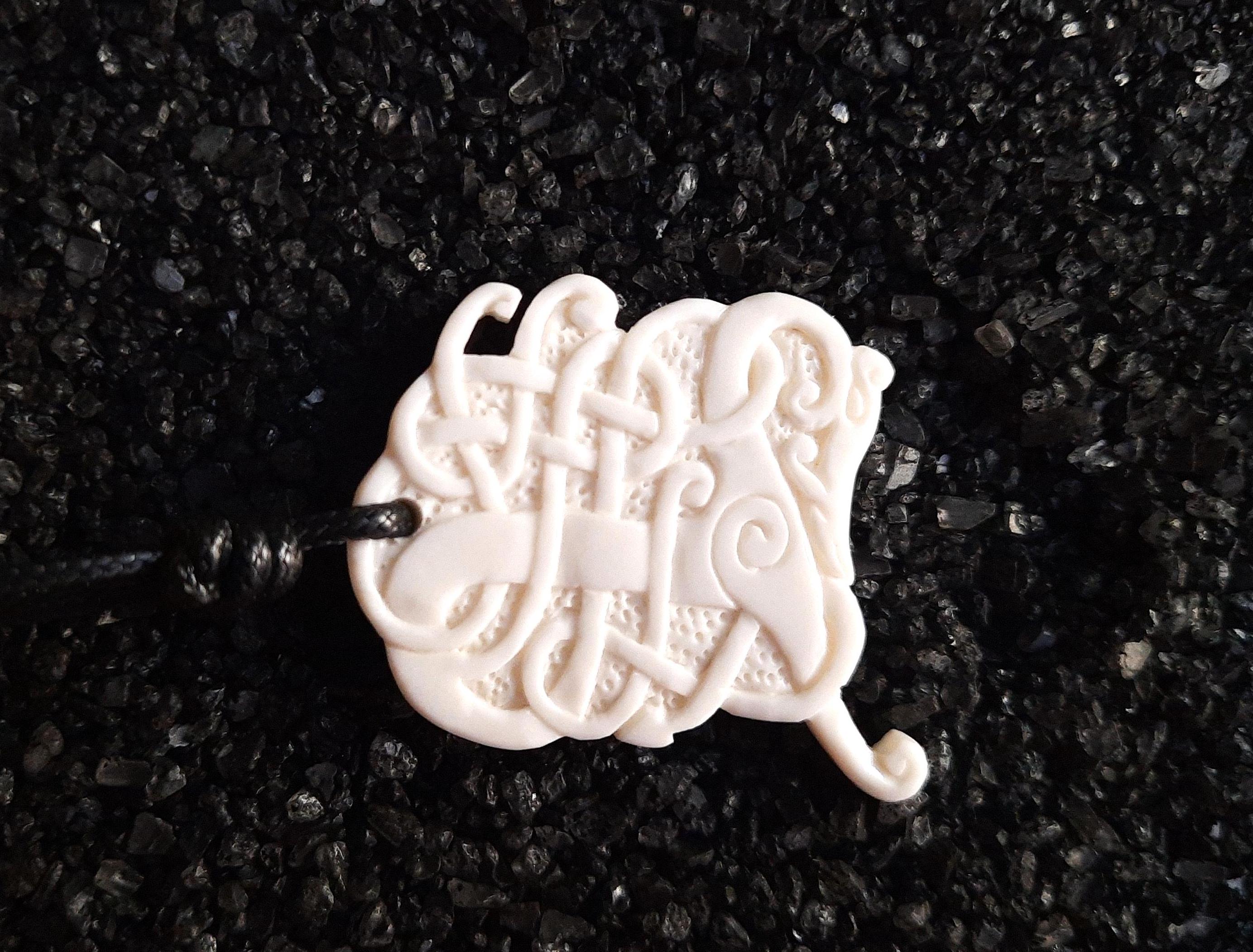 Hand-Carved Sleipnir Pendant – Viking Mammen Style Bone Necklace | Norse Mythology Talisman