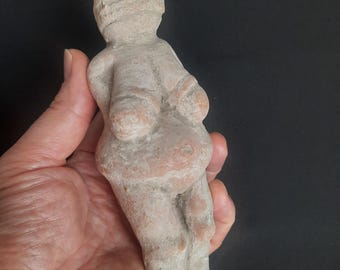 Estátua de Vênus de Willendorf: Réplica da Deusa da Fertilidade em Terracota Feita à Mão